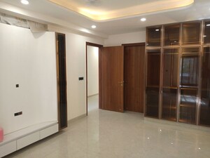 Room in 4 BHK Builder Floor at Sector 85 – for Sale