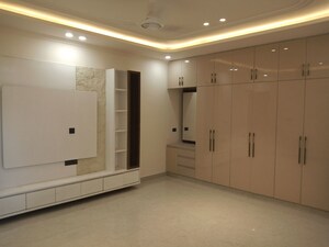 Room in 4 BHK Builder Floor at Sector 85 – for Sale