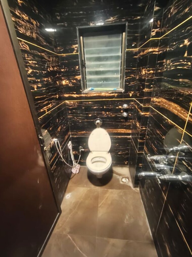 Bathroom, sudarshan-sky-garden 2 Bedroom 710 Sq.Ft. Apartment In Ghodbunder Road Thane 10472207