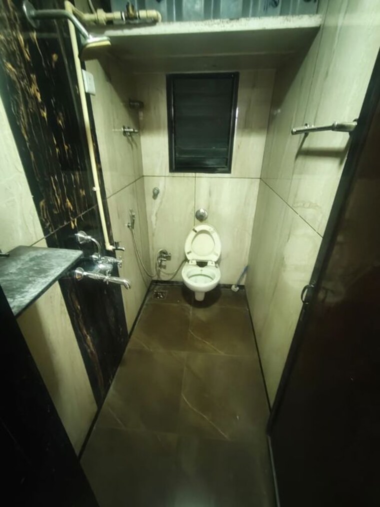 Bathroom, sudarshan-sky-garden 2 Bedroom 710 Sq.Ft. Apartment In Ghodbunder Road Thane 10472207