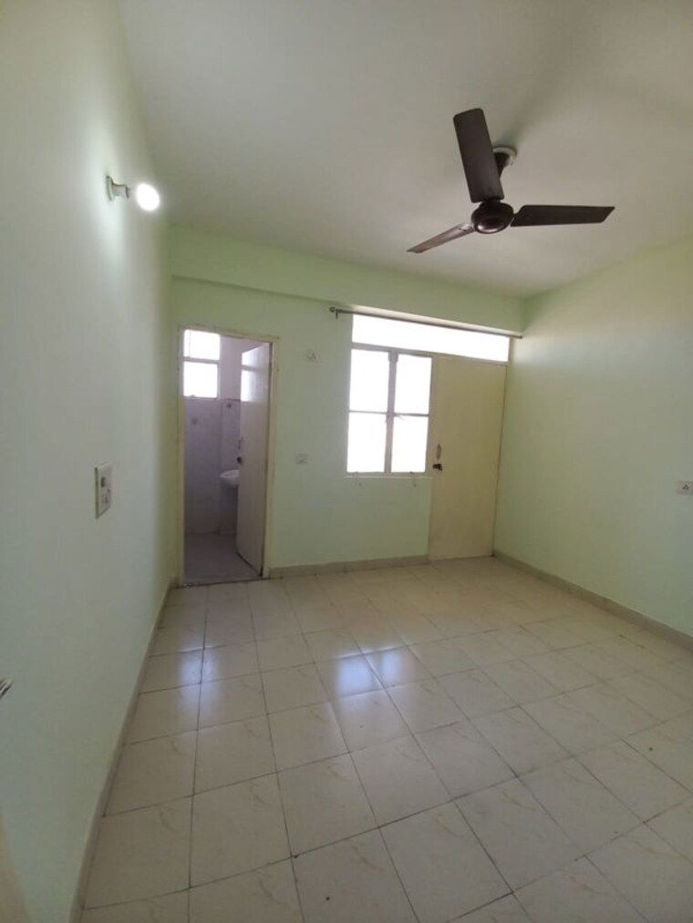 Room, ninex-rmg-residency 1 Bedroom 560 Sq.Ft. Apartment In Sector 37c Gurgaon 10472247