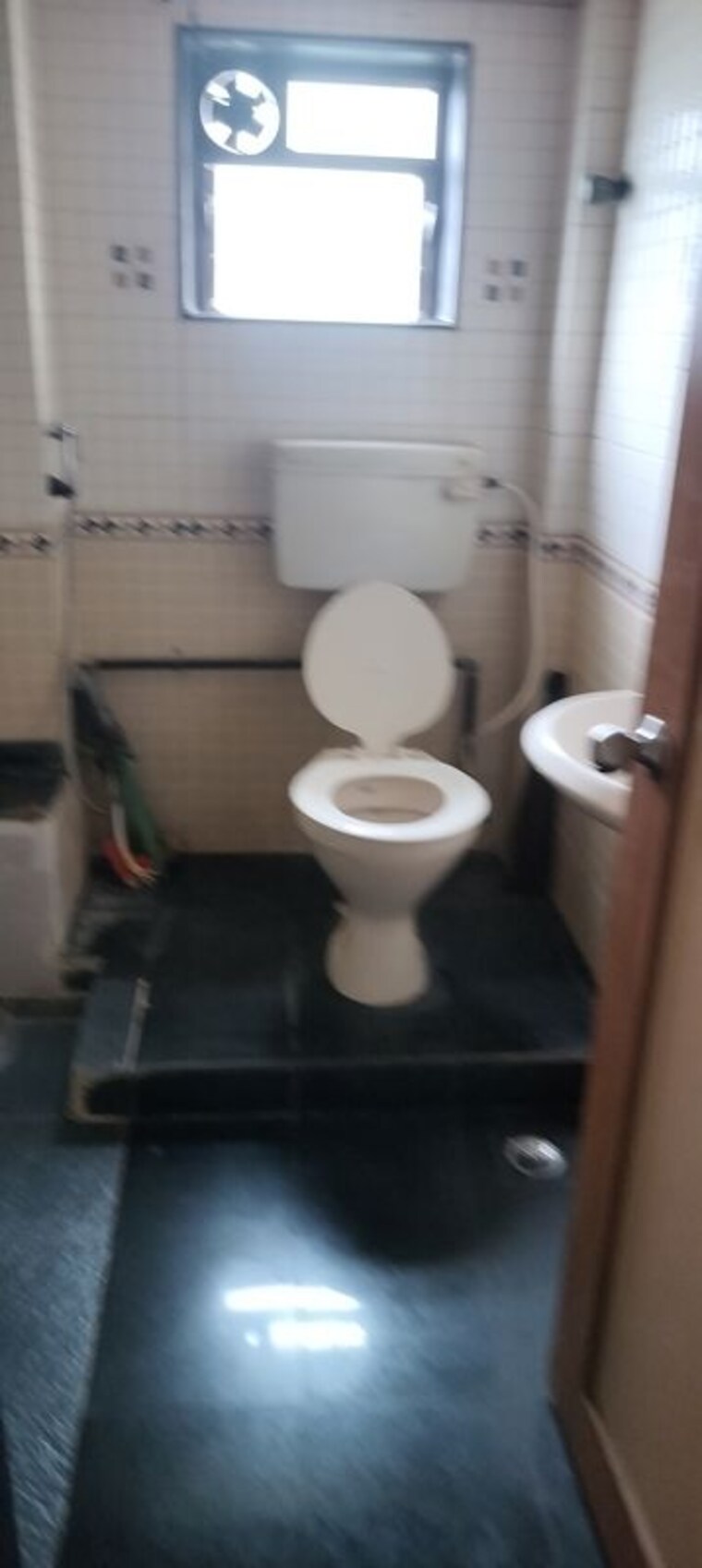 Bathroom, mangal-geeta-apartment 2 Bedroom 700 Sq.Ft. Apartment In Andheri West Mumbai 10472268