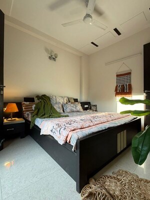 Bedroom in 3 BHK Builder Floor at Chittaranjan Park – for Rent
