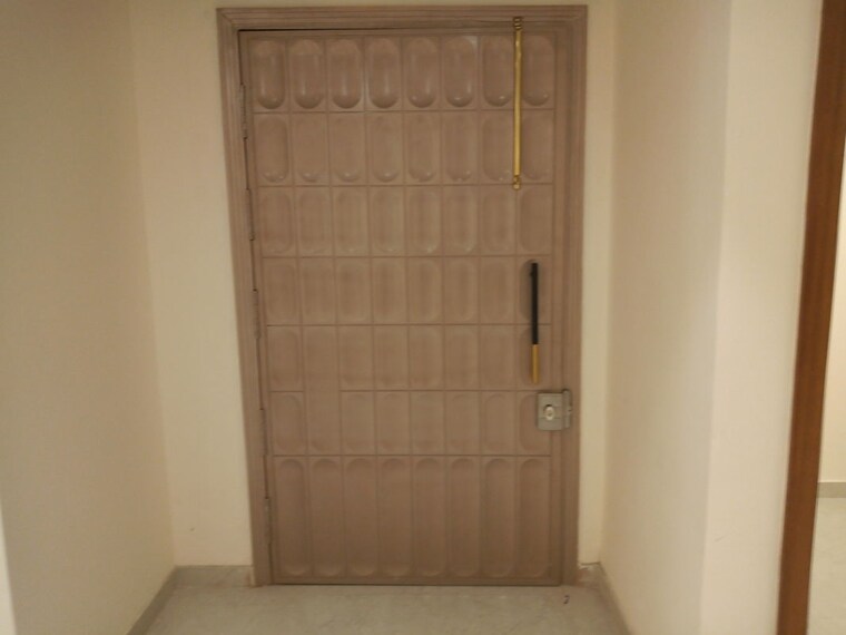 Room, sector 85 4 Bedroom 350 Sq.Yd. Builder Floor In Sector 85 Faridabad 10472250