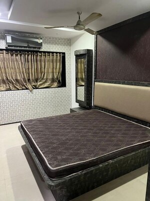 Bedroom in 2 BHK Apartment at Atur Park Shiv Parvati CHS, Chembur – for Sale