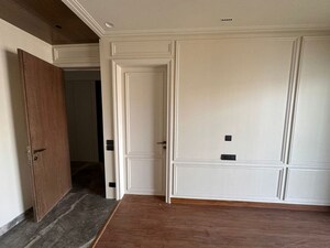 Building Lobby in 3 BHK Builder Floor at Sector 57 – for Rent