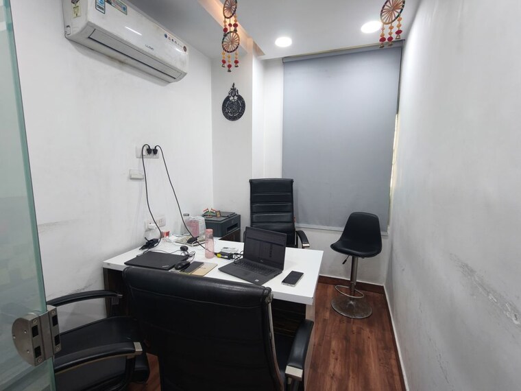 Team Area, netaji subhash place Commercial Office Space 402 Sq.Ft. In Netaji Subhash Place Delhi 10472285