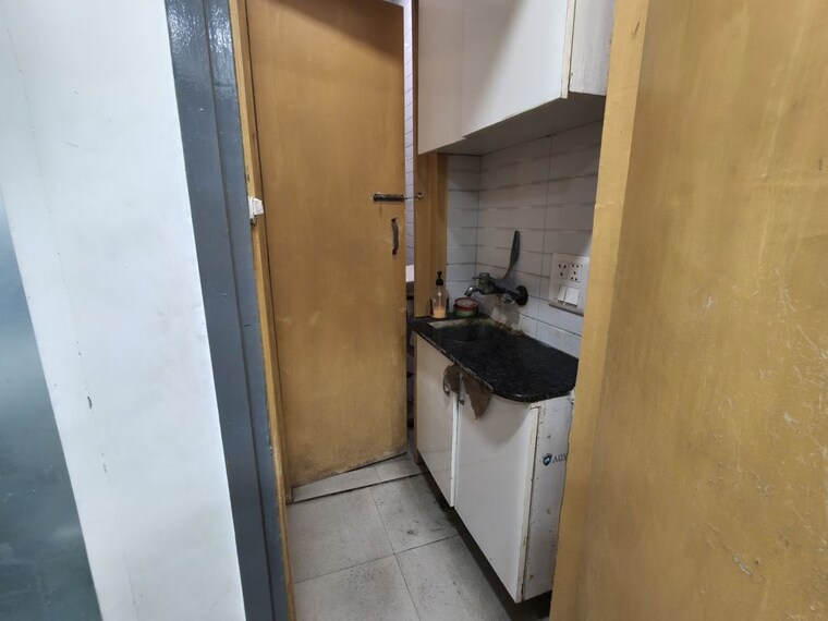 Balcony, netaji subhash place Commercial Office Space 402 Sq.Ft. In Netaji Subhash Place Delhi 10472285