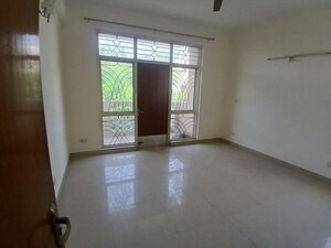 Room in 3 BHK Apartment at Arcade 48, Sector 48 – for Rent