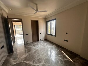 Room in 3 BHK Builder Floor at Sector 56 – for Rent