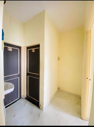 Room in 1 BHK Apartment at Jyoti Garden, Dhankawadi – for Rent