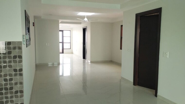Room, sector 55 3 Bedroom 1650 Sq.Ft. Builder Floor In Sector 55 Gurgaon 10472332