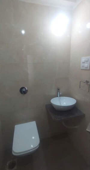 Bathroom in 1 BHK Apartment at Solitaire Heights, Malad West – for Rent