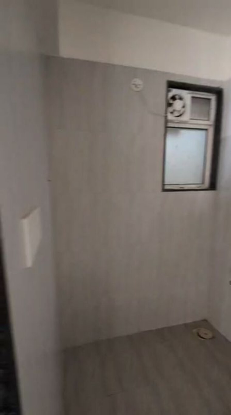 Bathroom, godrej-central 2.5 Bedroom 1000 Sq.Ft. Apartment In Chembur Mumbai 10472281