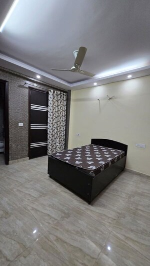 Bedroom in 3 BHK Builder Floor at Sector 56 – for Rent