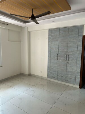 Room in 3 BHK Builder Floor at Sector 46 – for Rent
