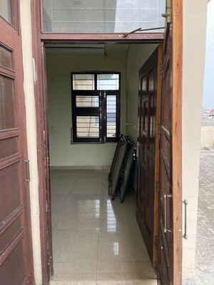 Room in 1 RK Builder Floor at Miller Ganj – for Rent