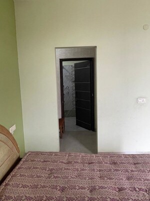 Room in 1 RK Builder Floor at Miller Ganj – for Rent