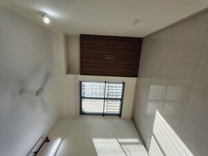 Furnished Amenities in 2 BHK Apartment at Rustomjee Azziano Wing D, Thane West – for Rent