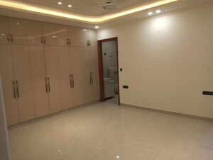 Room in 4 BHK Builder Floor at Sector 85 – for Sale