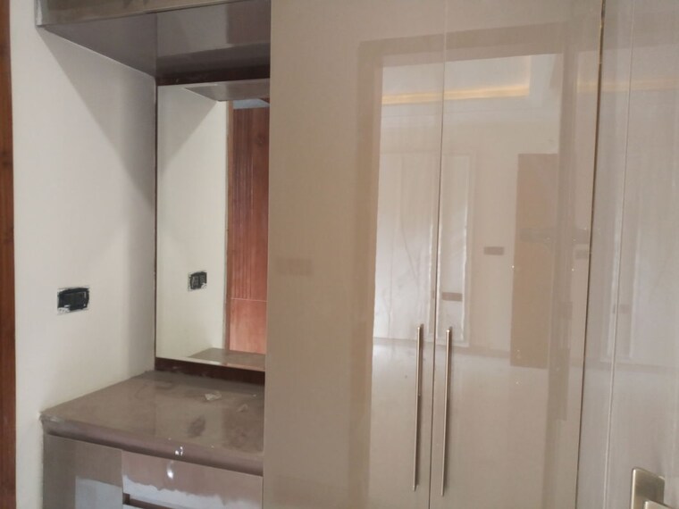 undefined, sector 85 4 Bedroom 350 Sq.Yd. Builder Floor In Sector 85 Faridabad 10472428