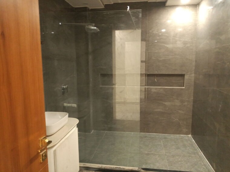 Bathroom, sector 85 4 Bedroom 350 Sq.Yd. Builder Floor In Sector 85 Faridabad 10472428