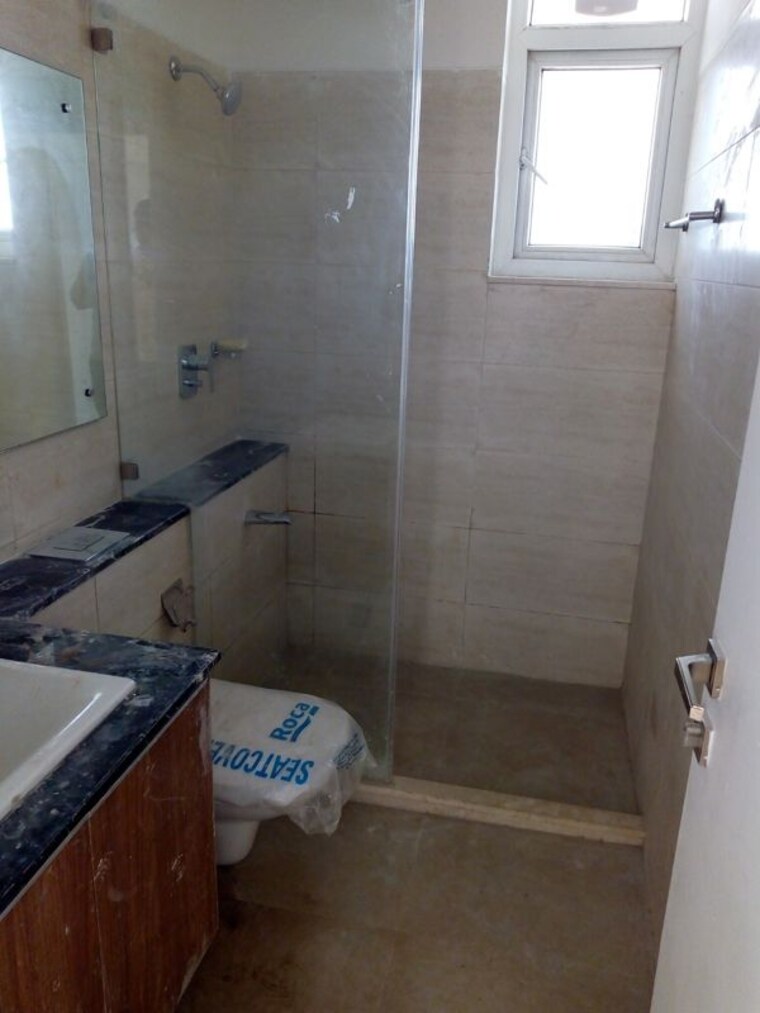 Bathroom, dlf-the-primus 3.5 Bedroom 2029 Sq.Ft. Apartment In Sector 82a Gurgaon 10472313