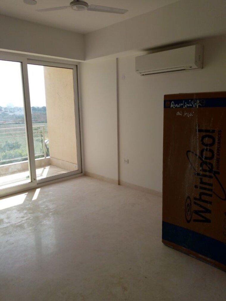Room, emaar-palm-gardens 3.5 Bedroom 1900 Sq.Ft. Apartment In Sector 83 Gurgaon 10472120
