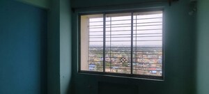 Room in 3 BHK Apartment at Ideal Regency, Thakurpukur – for Rent