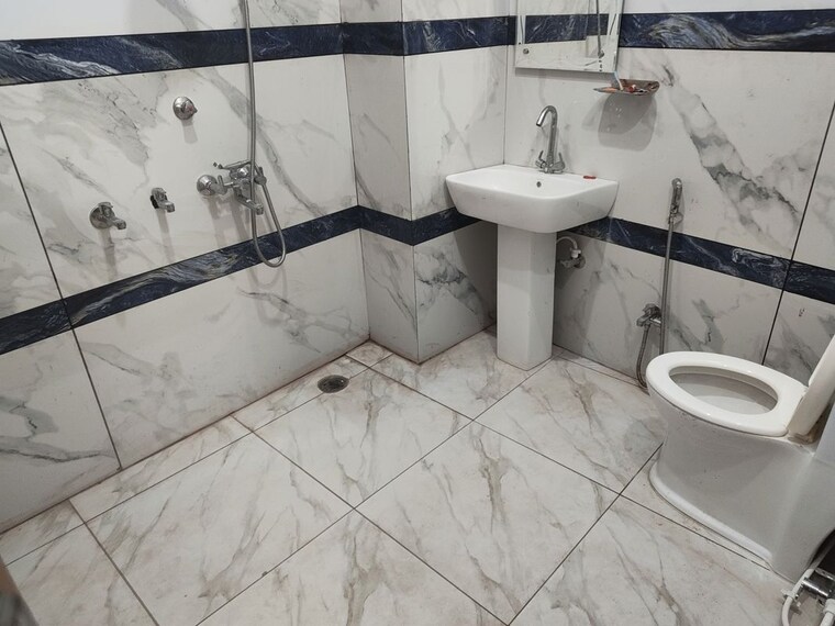 Bathroom, anam-enclave 2 Bedroom 1050 Sq.Ft. Apartment In Faizabad Road Lucknow 10472481