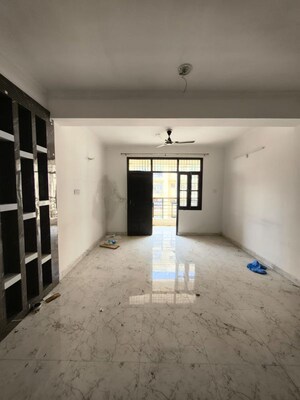 Room in 3 BHK Apartment at Diamond Sukrit Apartments, Vrindavan Yojna – for Rent