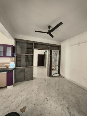 Room in 3 BHK Apartment at Diamond Sukrit Apartments, Vrindavan Yojna – for Rent