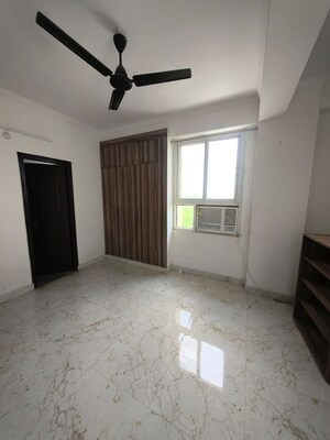 Room in 3 BHK Apartment at Diamond Sukrit Apartments, Vrindavan Yojna – for Rent