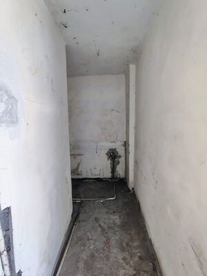 Bathroom in 3.5 BHK Penthouse at Fort Oasis, Ballygunge – for Sale