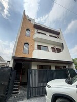 6+ BHK + Pooja Room 200 Sq.Yd. Independent House in Sector 79