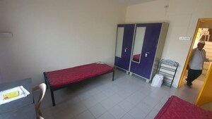 Bedroom in  Pg at Deccan Gymkhana – for Rent