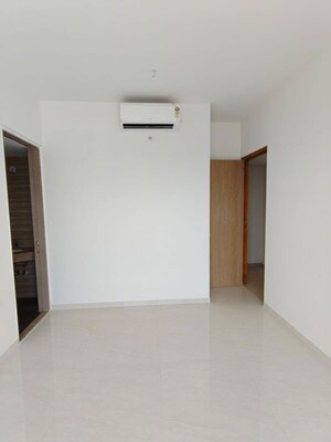 Room in 4 BHK Apartment at Lodha Bellagio, Powai – for Rent