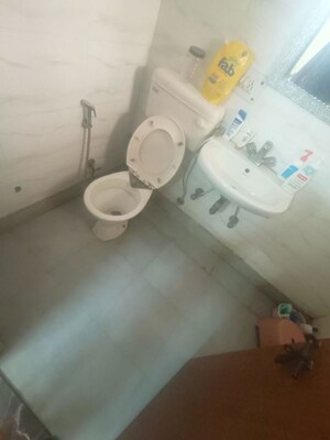 Bathroom in 2 BHK Builder Floor at Ardee City, Sector 52 – for Rent