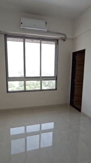 Bedroom in 2 BHK Apartment at Heritage Solitaire, Chembur – for Rent