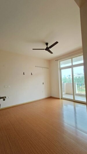 3.5 BHK Apartment For Rent in Emaar MGF Emerald Hills, Sector 65
