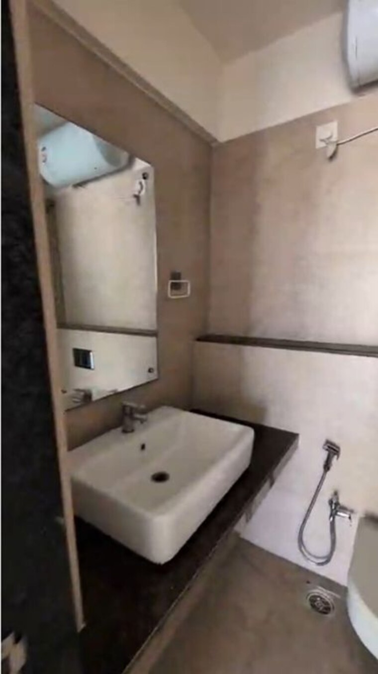Bathroom, godrej-central 2.5 Bedroom 1170 Sq.Ft. Apartment In Chembur Mumbai 10472601