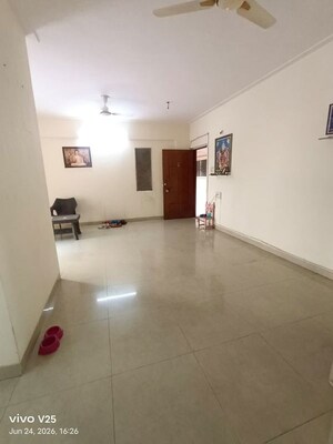 Room in 2 BHK Apartment at Atul Leela Garden, Kalyani Nagar – for Rent