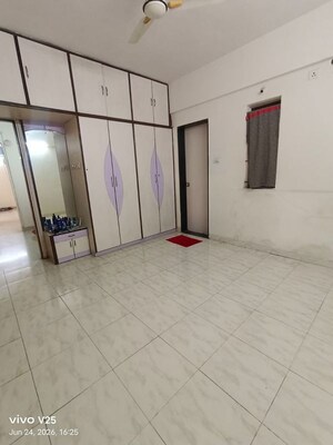 Room in 2 BHK Apartment at Atul Leela Garden, Kalyani Nagar – for Rent
