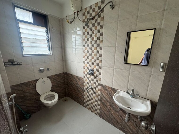 Bathroom, baner 3 Bedroom 1100 Sq.Ft. Apartment In Baner Pune 10472719