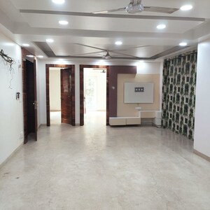 Room in 5 BHK Builder Floor at Model Town Phase 1 – for Rent