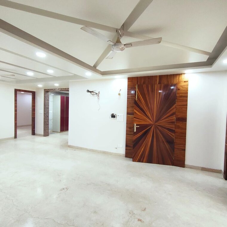 Room, model town phase 1 5 Bedroom 3600 Sq.Ft. Builder Floor In Model Town Phase 1 Delhi 10472557