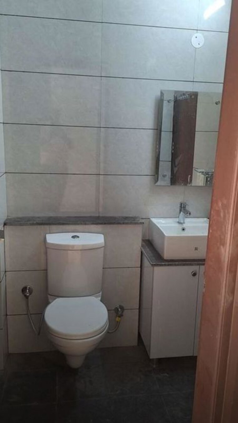Bathroom, sbp-housing-park 1 Bedroom 400 Sq.Ft. Apartment In Central Derabassi Chandigarh 10472720