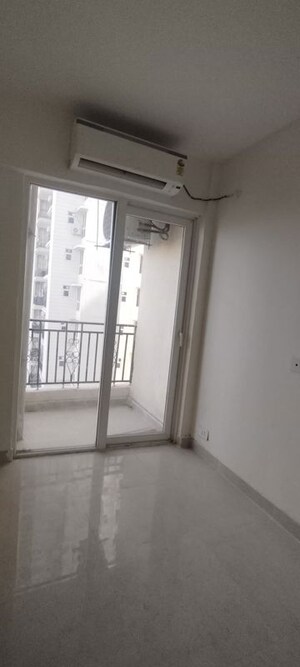 Room in 2 BHK Apartment at Ansal Sushant Estate, Sector 52 – for Rent