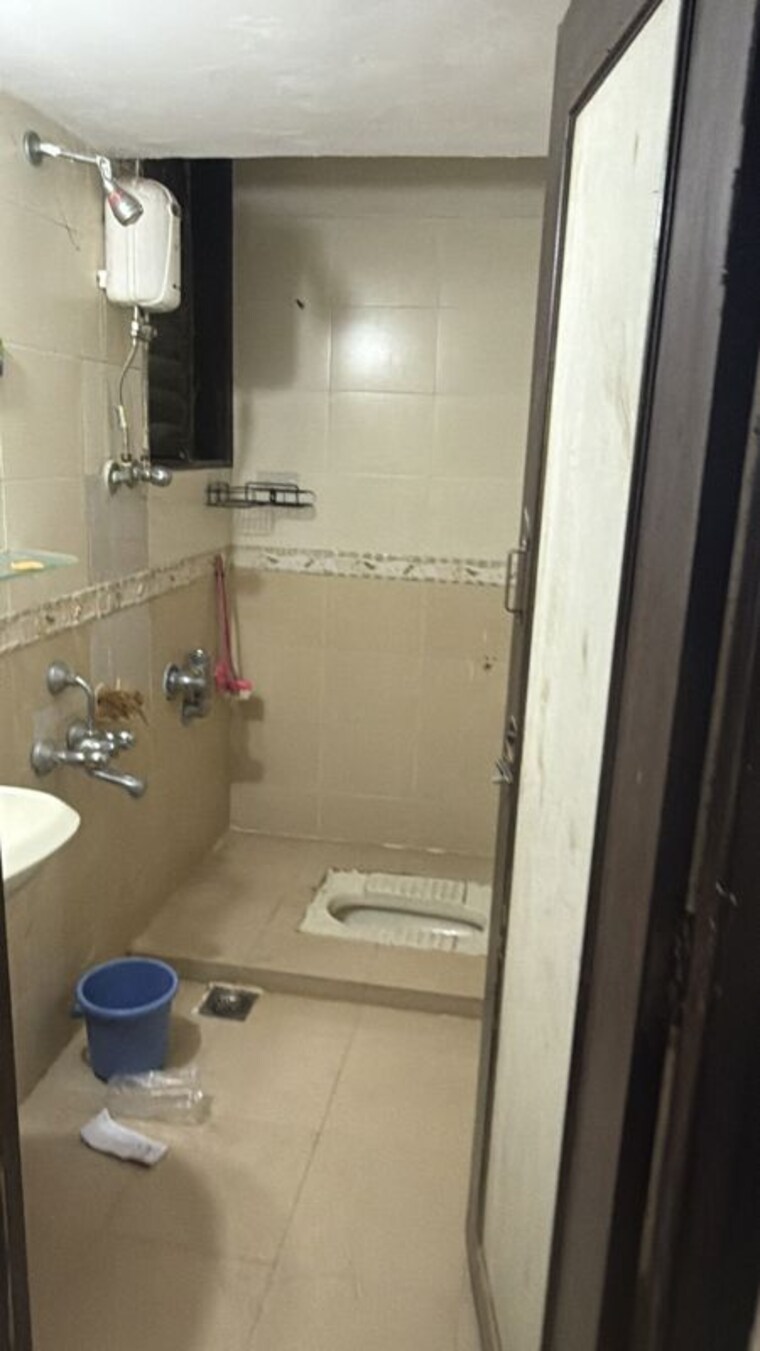 Bathroom, bhoiwada 1 Bedroom 570 Sq.Ft. Apartment In Bhoiwada Mumbai 10472812