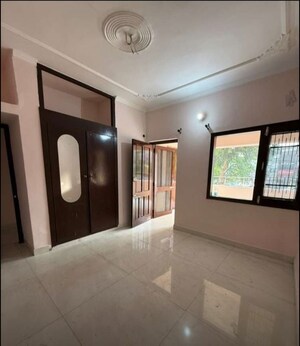 Room in 2 BHK Builder Floor at Sector 45 – for Rent